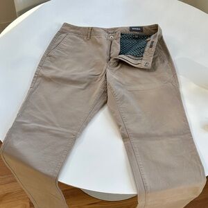 Bonobos Men's Slim Fit Khaki Chinos
